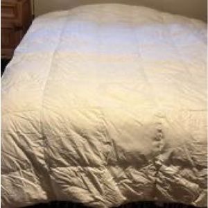 LaCrosse Down Comforter made by the Company Store. Twin size